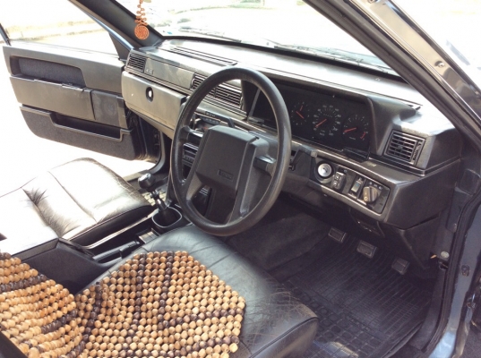 ขายรถ Volvo 760 GLE เครื่องเดิม 2.4 เกียร์ธรรมดา ติดแก๊สLPG เพาเวอร์ ไฟฟ้าทั้งคัน ภายในเดิมๆเบาะหนังแท้เดิมๆสะอาด แอร์เย็นวิทยุพร้อม ระบบไมล์ใช้ได้หมด ตัวถังเดิมๆทรงเดิมดีมากไม่มีชน แม็กเดิมๆ รถขับดีเลยครับ พร้อมใช้งาน ขับกลับได้เลยครับ ขายถูก