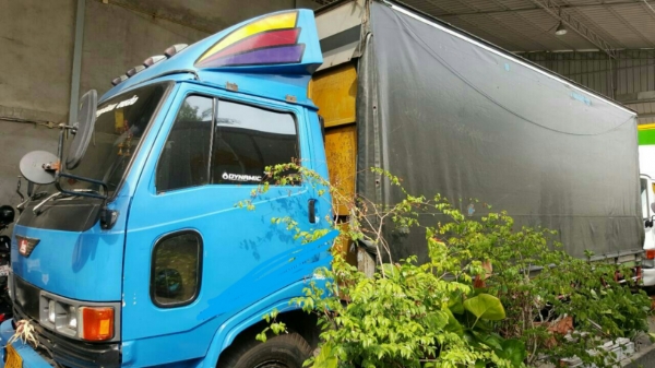 ขายแล้วครับ 235,000บ หกล้อ ฮีโน่ KM 779 WO4D117แรง แอร์เย็นๆ มีตู้ผ้าใบหลังคาเอนกประสงค์ กะบะยาว 5.50ม สภาพสวยเดิมพร้อมใช้ ทะเบียนพร้อมโอน