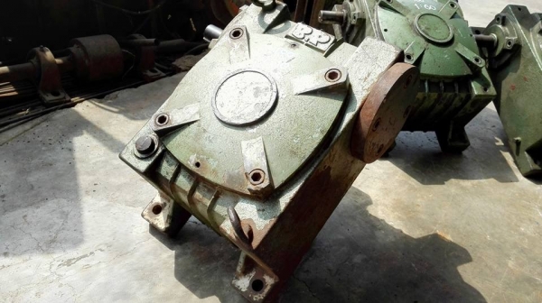 วอร์มเกียร์ทดแนวคว่ำ Bellpony Made in JAPAN เบอร์ 100 ทด 1:10 สภาพสวยพร้อมใช้งาน