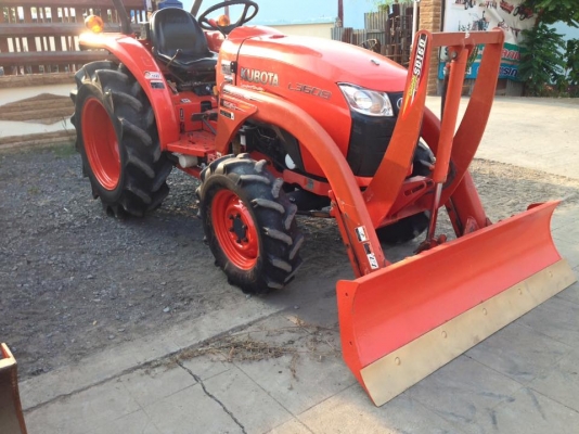 คูโบต้า L3608 4 WD พร้อมใบมีดดันหน้า เล่มทะเบียนพร้อม จดทะเบียน ธ.ค.2555