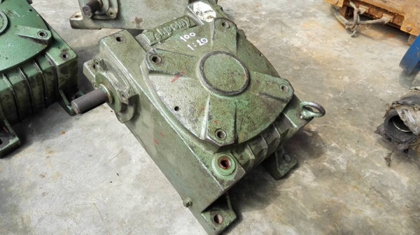 วอร์มเกียร์ทดแนวคว่ำ Bellpony Made in JAPAN เบอร์ 100 ทด 1:20 สภาพสวยพร้อมใช้