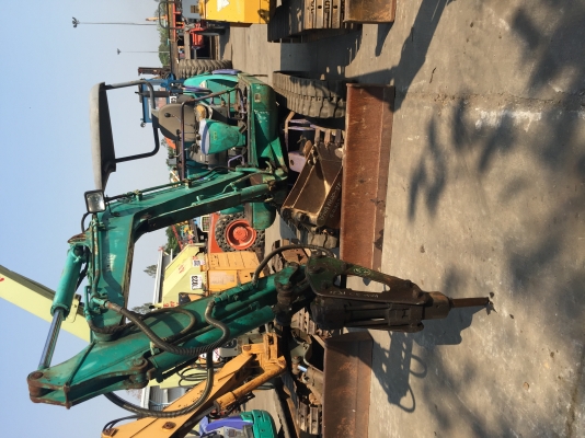 KOMATSU 20-7E  ขนาดPC-20 <หัวกระแทกพร้อม> คอลโทนนำ้มัน(มีVDOชม)รถเก่านอกมีเอกสารพร้อม☎️ติดต่อ 085-5632278