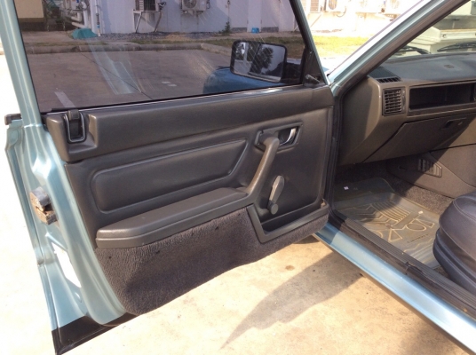 ขายรถมือเดียวสวยมาก เปอร์โย 505 GR ปี90 เครื่องเดิม 2.0 เกียร์ธรรมดา ติดแก๊สLPG เพาเวอร์เบามาก เซ็นทรัลล๊อค ภายในเดิมๆสวยมาก ระบบไมล์ใช้ได้หมด แอร์หนาวคอมแอร์ใหม่ ระบบไฟใช้ได้หมด ตัวถังเดิมๆสวยมากไม่มีชน สีทำใหม่เงาสวยทั้งคัน แม็กเดิมๆยางดี รถขับดีมากๆ มื