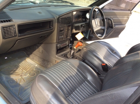 ขายรถมือเดียวสวยมาก เปอร์โย 505 GR ปี90 เครื่องเดิม 2.0 เกียร์ธรรมดา ติดแก๊สLPG เพาเวอร์เบามาก เซ็นทรัลล๊อค ภายในเดิมๆสวยมาก ระบบไมล์ใช้ได้หมด แอร์หนาวคอมแอร์ใหม่ ระบบไฟใช้ได้หมด ตัวถังเดิมๆสวยมากไม่มีชน สีทำใหม่เงาสวยทั้งคัน แม็กเดิมๆยางดี รถขับดีมากๆ มื