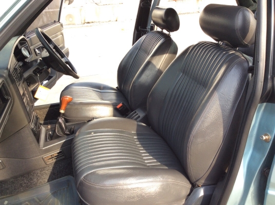 ขายรถมือเดียวสวยมาก เปอร์โย 505 GR ปี90 เครื่องเดิม 2.0 เกียร์ธรรมดา ติดแก๊สLPG เพาเวอร์เบามาก เซ็นทรัลล๊อค ภายในเดิมๆสวยมาก ระบบไมล์ใช้ได้หมด แอร์หนาวคอมแอร์ใหม่ ระบบไฟใช้ได้หมด ตัวถังเดิมๆสวยมากไม่มีชน สีทำใหม่เงาสวยทั้งคัน แม็กเดิมๆยางดี รถขับดีมากๆ มื