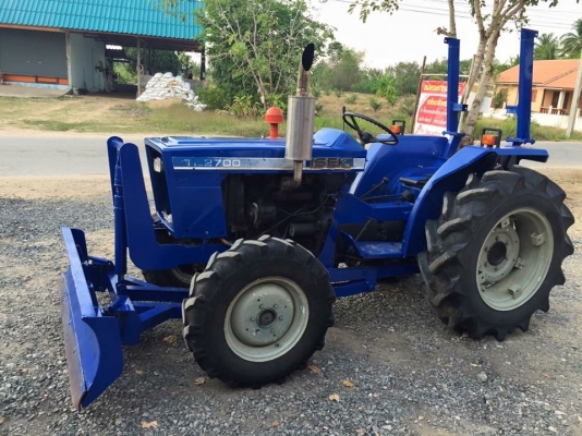 ขายรถไถ ISEKI รุ่นTL2700 (4WD)2เพลา พร้อมอุปกรณ์ ใบมีดดันดินหน้าและผานหลัง ราคา 105000บาท สนใจโทร 081-9136451