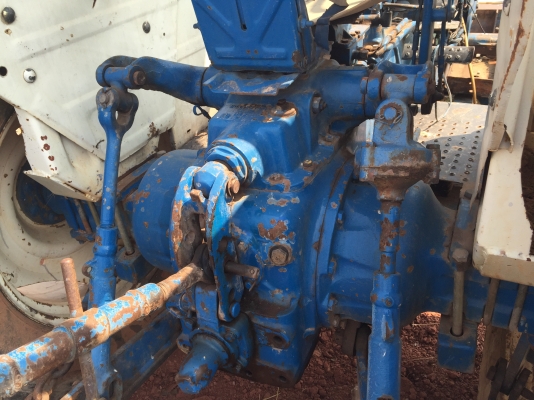 Ford6610 เสื้อลาย ปั้มเหลี่ยมไอดีกลม โนบุ้คนะครับขายตามสภาพ Ford6610 เสื้อลาย ปั้มเหลี่ยมไอดีกลม โนบุ้คนะครับขายตามสภาพ