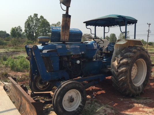 Ford6610 เสื้อลาย ปั้มเหลี่ยมไอดีกลม โนบุ้คนะครับขายตามสภาพ