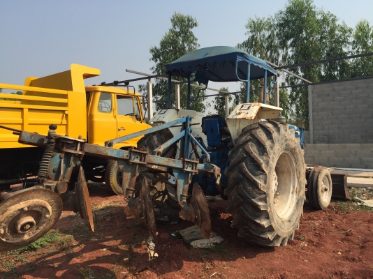 Ford6610 เสื้อลาย ปั้มเหลี่ยมไอดีกลม โนบุ้คนะครับขายตามสภาพ Ford6610 เสื้อลาย ปั้มเหลี่ยมไอดีกลม โนบุ้คนะครับขายตามสภาพ