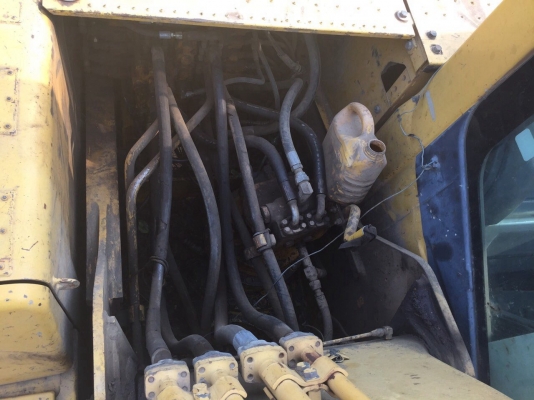 ขายรถแบคโฮ KOMATSU PC200-8A เครื่อง 155แรงม้า ปี50 สภาพสวย สนใจโทร 081-970-1072