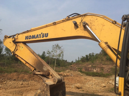 ขายรถแบคโฮ KOMATSU PC200-8A เครื่อง 155แรงม้า ปี50 สภาพสวย สนใจโทร 081-970-1072
