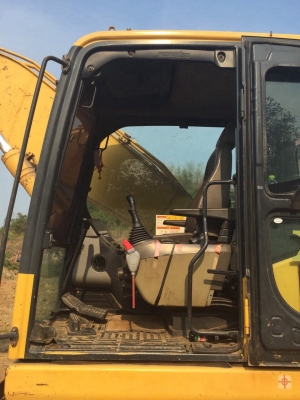 ขายรถแบคโฮ KOMATSU PC200-8A เครื่อง 155แรงม้า ปี50 สภาพสวย สนใจโทร 081-970-1072