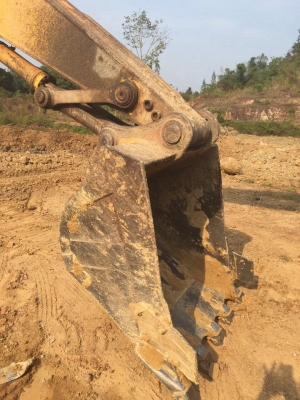 ขายรถแบคโฮ KOMATSU PC200-8A เครื่อง 155แรงม้า ปี50 สภาพสวย สนใจโทร 081-970-1072