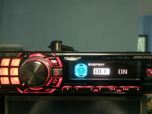 Alpine CDA-106Ji รุ่นใหญ่ USB IPOD MP3 CD กราฟฟิกจอ ปรีเอ้า3ชุด ลูกเล่นเยอะ คุมกล่องCD มือ2 ญี่ปุ่น