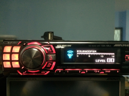 Alpine CDA-106Ji รุ่นใหญ่ USB IPOD MP3 CD กราฟฟิกจอ ปรีเอ้า3ชุด ลูกเล่นเยอะ คุมกล่องCD มือ2 ญี่ปุ่น