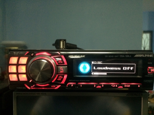 Alpine CDA-106Ji รุ่นใหญ่ USB IPOD MP3 CD กราฟฟิกจอ ปรีเอ้า3ชุด ลูกเล่นเยอะ คุมกล่องCD มือ2 ญี่ปุ่น