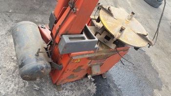 ขาย - เครื่องเปลี่ยนยาง ถอดยาง MONDOLFO FERRO AE 620 มือสองเก่านอก ครับ ขาย - เครื่องเปลี่ยนยาง ถอดยาง MONDOLFO FERRO AE 620 มือสองเก่านอก ครับ