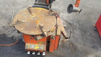 ขาย - เครื่องเปลี่ยนยาง ถอดยาง MONDOLFO FERRO AE 620 มือสองเก่านอก ครับ ขาย - เครื่องเปลี่ยนยาง ถอดยาง MONDOLFO FERRO AE 620 มือสองเก่านอก ครับ