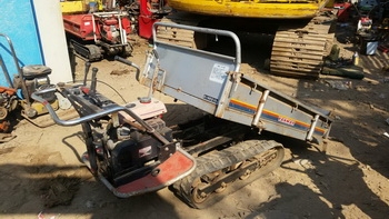 ขาย รถบรรทุกตะขาบ แทรกยาง YANMAR เครื่องติดได้ แทรกขาด 1 ข้าง ตามสภาพครับ ขาย รถบรรทุกตะขาบ แทรกยาง YANMAR เครื่องติดได้ แทรกขาด 1 ข้าง ตามสภาพครับ