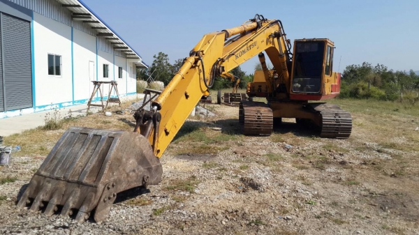 ขาย KOMATSU PC 200-3 คอนโทรลสั่น ช่วงล่างเต็ม ทำงานทั้งวันไม่มีโหลด แอร์เย็น บู้ทและบุ้งกี๋แน่น ของเหลวถ่ายหมดแล้ว ขาย KOMATSU PC 200-3 คอนโทรลสั่น ช่วงล่างเต็ม ทำงานทั้งวันไม่มีโหลด แอร์เย็น บู้ทและบุ้งกี๋แน่น ของเหลวถ่ายหมดแล้ว