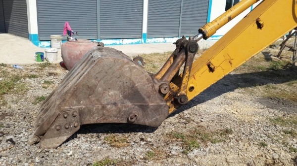 ขาย KOMATSU PC 200-3 คอนโทรลสั่น ช่วงล่างเต็ม ทำงานทั้งวันไม่มีโหลด แอร์เย็น บู้ทและบุ้งกี๋แน่น ของเหลวถ่ายหมดแล้ว ขาย KOMATSU PC 200-3 คอนโทรลสั่น ช่วงล่างเต็ม ทำงานทั้งวันไม่มีโหลด แอร์เย็น บู้ทและบุ้งกี๋แน่น ของเหลวถ่ายหมดแล้ว