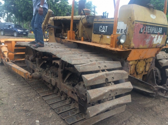 ขออนุญาติขาย แท็กเตอ  D5D ตีนเป็นพร้อมใช้งานราคา580000  สนใจติดต่อ  ช่างดำ  0853224877-0988930465