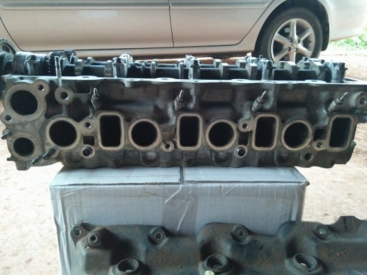 เผื่อมีใครสนใจครับ ฝาสูบยกชุด ชุดไอดี ราง วีโก้ 2500 vn ครบๆ ครับ