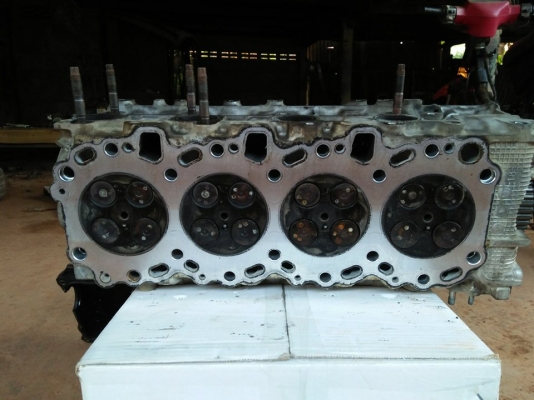 เผื่อมีใครสนใจครับ ฝาสูบยกชุด ชุดไอดี ราง วีโก้ 2500 vn ครบๆ ครับ