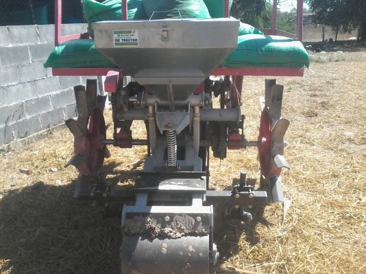 ขายตู้ปลูกอ้อยร่อคู่สวย 30 ซม ใช้งานแค่สองเดือน