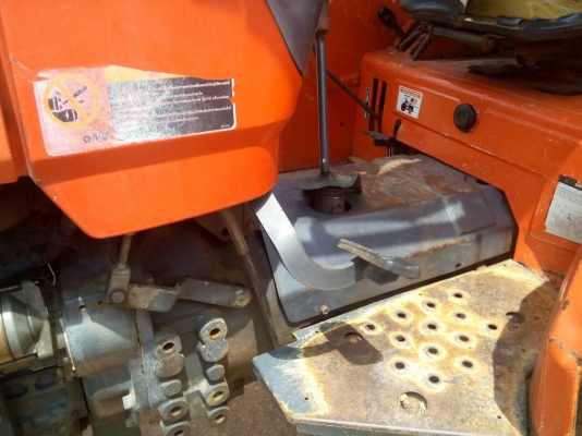 รถไถ KUBOTA  M5000. 2 เพลา. ปี 50.  ( รถทำงาน 3,5xx ชม. )      สนใจติดต่อ  081 - 6079515