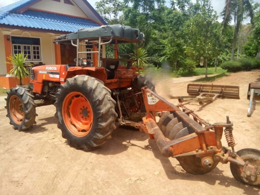 รถไถ KUBOTA  M5000. 2 เพลา. ปี 50.  ( รถทำงาน 3,5xx ชม. )      สนใจติดต่อ  081 - 6079515