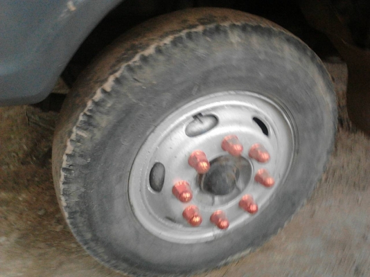 รถอีซูซุ หัวยาว 6 ล้อ ท้ายลาด เปลื่ยนเครื่อง 168 แรงม้า.   สนใจติดต่อ  081 - 6079515