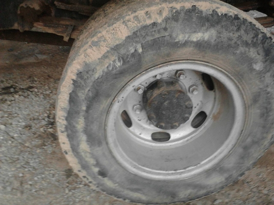 รถอีซูซุ หัวยาว 6 ล้อ ท้ายลาด เปลื่ยนเครื่อง 168 แรงม้า.   สนใจติดต่อ  081 - 6079515