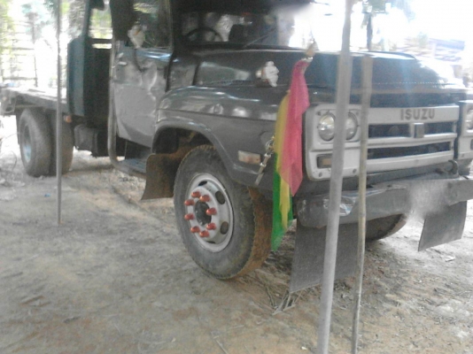 รถอีซูซุ หัวยาว 6 ล้อ ท้ายลาด เปลื่ยนเครื่อง 168 แรงม้า.   สนใจติดต่อ  081 - 6079515