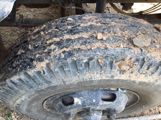 รถอีซูซุ 6 ล้อดั้ม FRR 190 แรงม้า  ปี 55.  ( รถวิ่ง 14x,xxx กม. )     สนใจติดต่อ  081 - 6079515