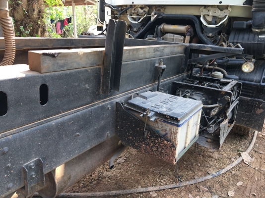 รถอีซูซุ 6 ล้อดั้ม FRR 190 แรงม้า  ปี 55.  ( รถวิ่ง 14x,xxx กม. )     สนใจติดต่อ  081 - 6079515