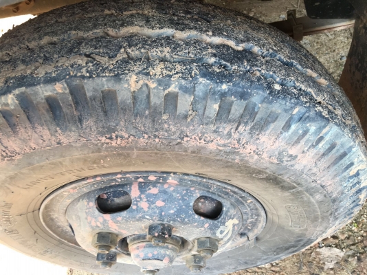 รถอีซูซุ 6 ล้อดั้ม FRR 190 แรงม้า  ปี 55.  ( รถวิ่ง 14x,xxx กม. )     สนใจติดต่อ  081 - 6079515