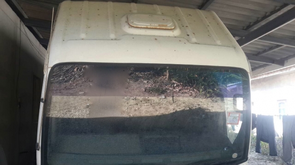 รถอีซูซู 6 ล้อ รั้ว ( ไม่ดั้ม ) NKR 130 แรงม้า. ปี 50.  ( รถวิ่ง 2xx,xxx กม. )    สนใจติดต่อ  081 - 6079515