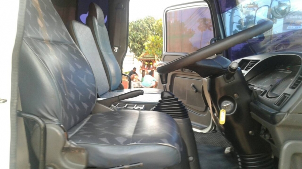 ขายรถบรรทุก 10 ล้อดัมพ์ ISUZU DECA 270 แรงม้าปี 2549 ไม่มีระบบลากพ่วง ราคา 1750000