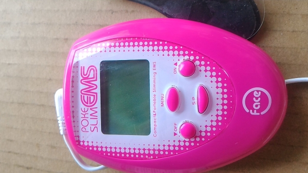 POKE  EMS  FACE  SHAPE เครื่องกระชับกระตุ้นผิวหน้าด้วยระบบไฟฟ้าอ่อนๆ