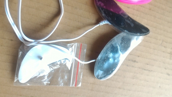 POKE  EMS  FACE  SHAPE เครื่องกระชับกระตุ้นผิวหน้าด้วยระบบไฟฟ้าอ่อนๆ