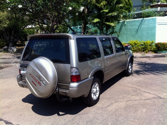 ISUZU THAI RUNG GRAND ADVENTURE ช่วงล่างแน่น เกียร์ออโต้ ดีเชล3.0 ขับ2 TOPสุด ISUZU THAI RUNG GRAND ADVENTURE ช่วงล่างแน่น เกียร์ออโต้ ดีเชล3.0 ขับ2 TOPสุด