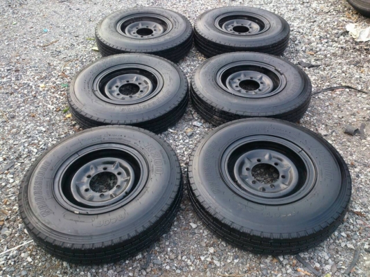 ขายยางถอดป้ายแดง 700R16 พร้อมกะทะเหล็ก 6 รูขอบ16 ยางบริดสโตน ยางสัปดาห์ที่45ปี15 ตุ่มหน้ายางสีอยู่ครบใหม่ๆ จำนวน 6 เส้น ขายยางถอดป้ายแดง 700R16 พร้อมกะทะเหล็ก 6 รูขอบ16 ยางบริดสโตน ยางสัปดาห์ที่45ปี15 ตุ่มหน้ายางสีอยู่ครบใหม่ๆ จำนวน 6 เส้น