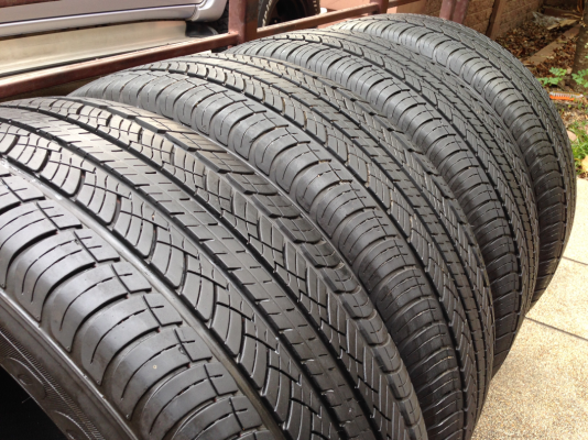 ยาง Deestone 265 60 18 ปี13 ดอกเต็ม ไม่มีปะ ใช้กันยาว ราคาไม่แพง