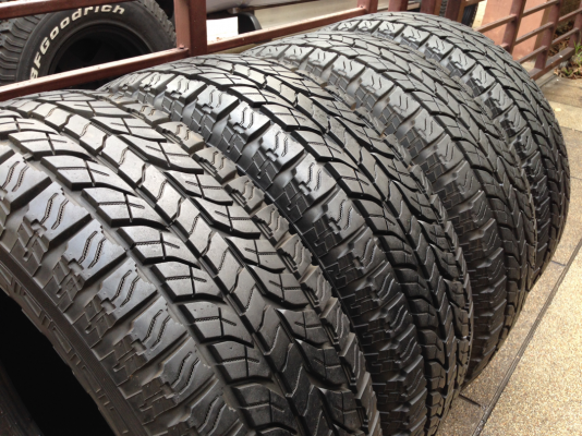 ยาง All Yokohama 265 70 16 ดอกเต็มไม่มีปะ ใช้งานน้อยมาก ราคาไม่แพง