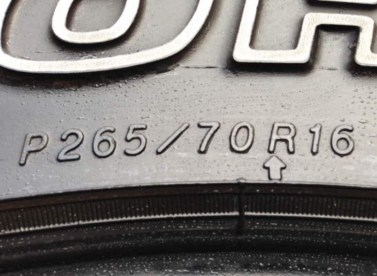 ยาง All Yokohama 265 70 16 ดอกเต็มไม่มีปะ ใช้งานน้อยมาก ราคาไม่แพง