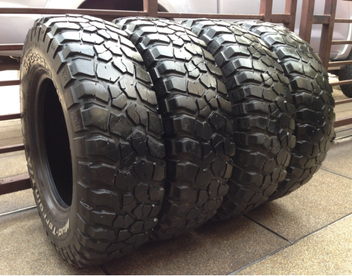 ยาง Mud BF goodrich KM2 245 75 16 กลางปี12 พร้อมใช้งาน ราคาไม่แพง