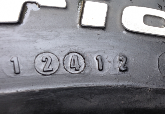 ยาง Mud BF goodrich KM2 245 75 16 กลางปี12 พร้อมใช้งาน ราคาไม่แพง