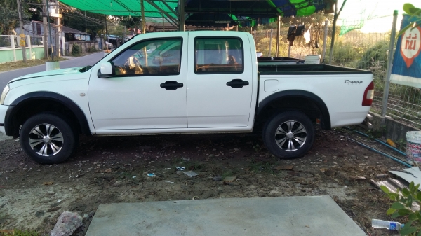 ขายด่วนครับ รถ Isuzu D max 4ประตู ปี05 วางเครื่องดีเซล 2.8 ขับดีประหยัดน้ำมัน