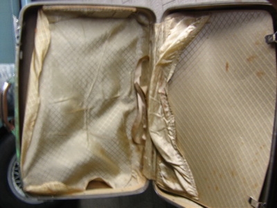 ขายกระเป๋าโบราณ ใช้งานได้อยู่ น่าสะสม แข็งแรง